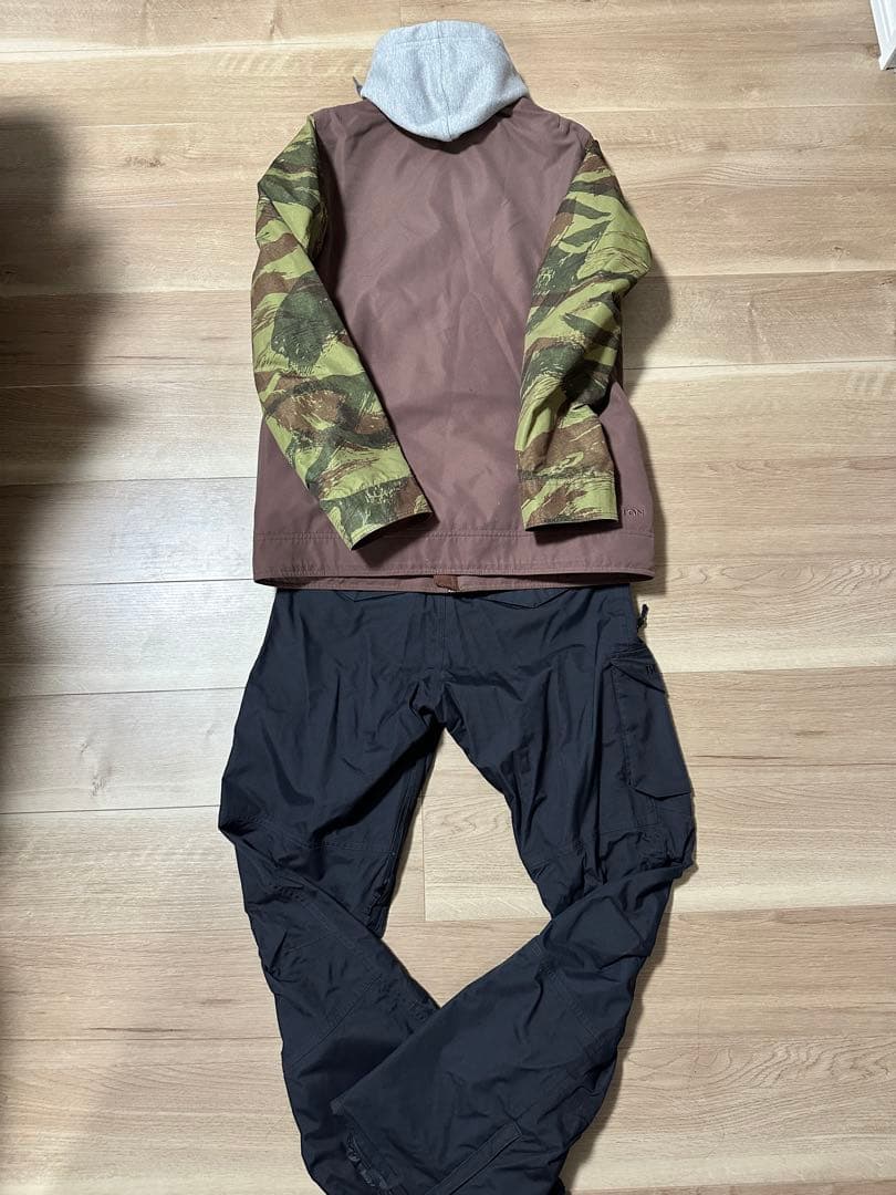 BURTON スノーボードウェア 上下セットSサイズ