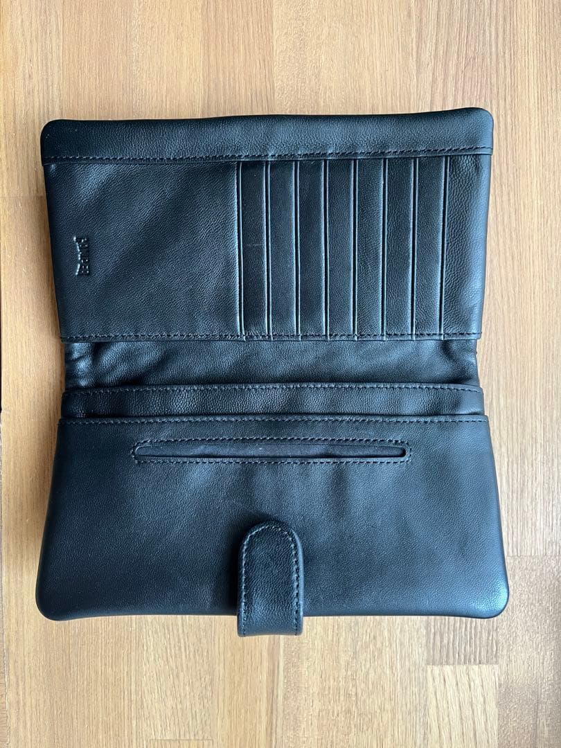ブラック キルティング 二つ折り財布