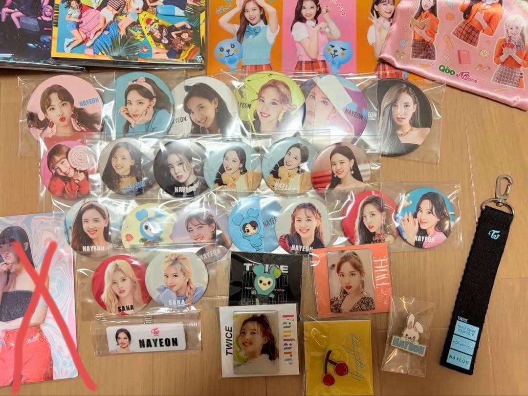 TWICE グッズ まとめ売り（一枚目以降の写真もご覧ください）