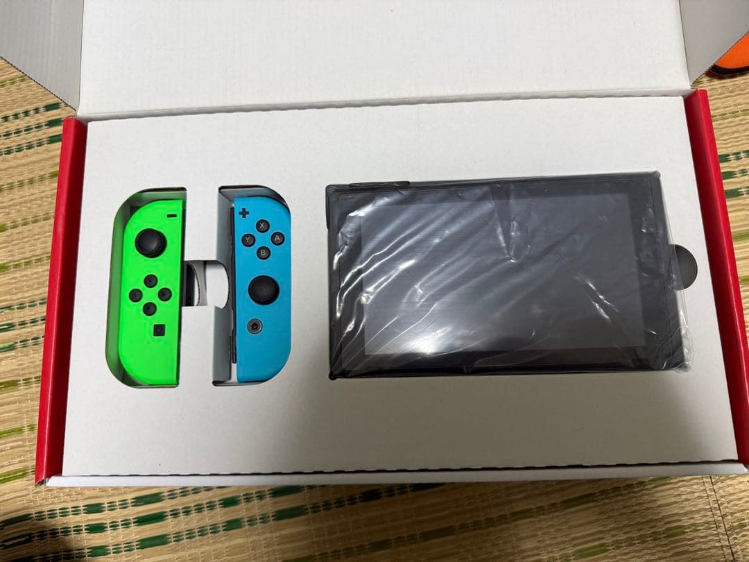 Nintendo Switch 本体 緑/青 Joy-Con 付属品付き