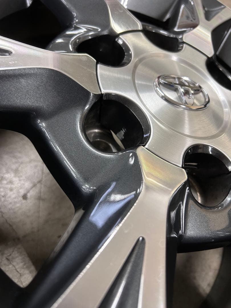 ⭐︎希少 200系ハイエース純正 中古ホイール4本セット 新品ゴムバルブ付き