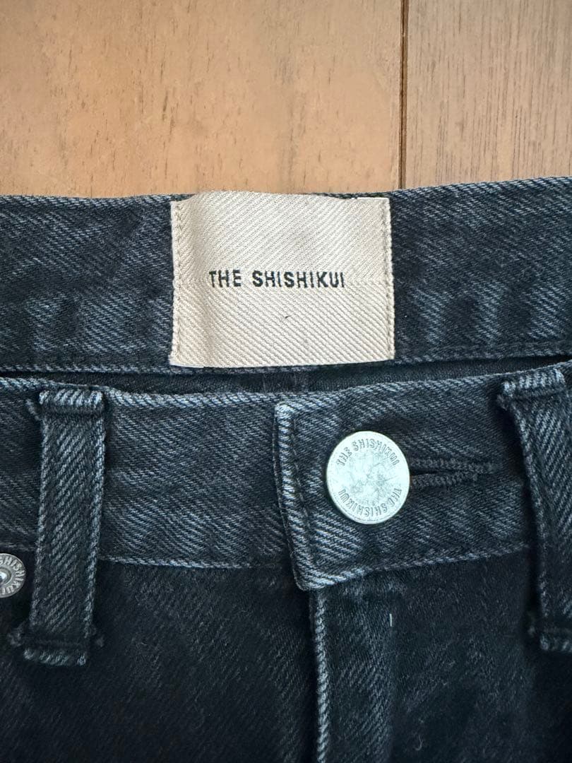 THE SHISHIKUI ブラック　ストレートデニム