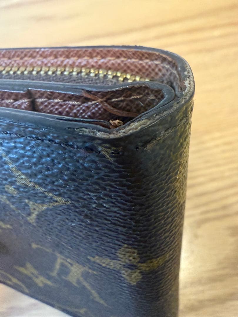 ルイ・ヴィトン モノグラム 二つ折り財布