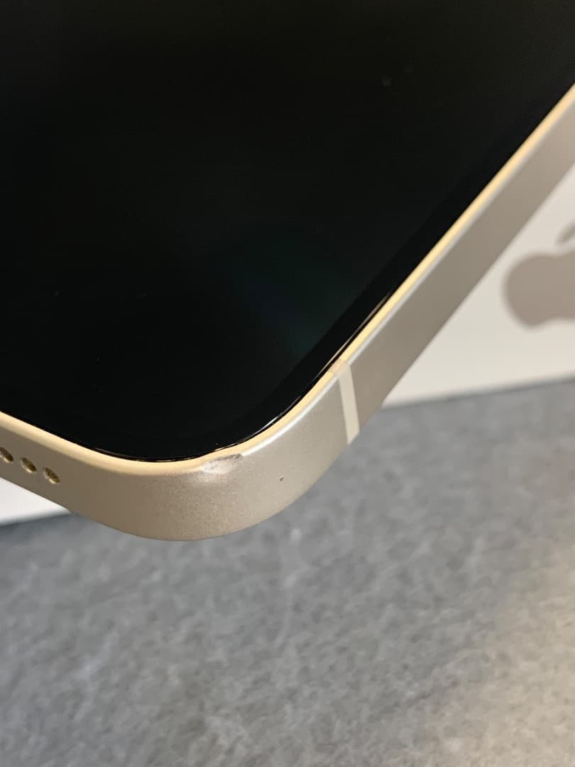 美品　国内版　SIMフリー　iPhone13 128GB スターライト色
