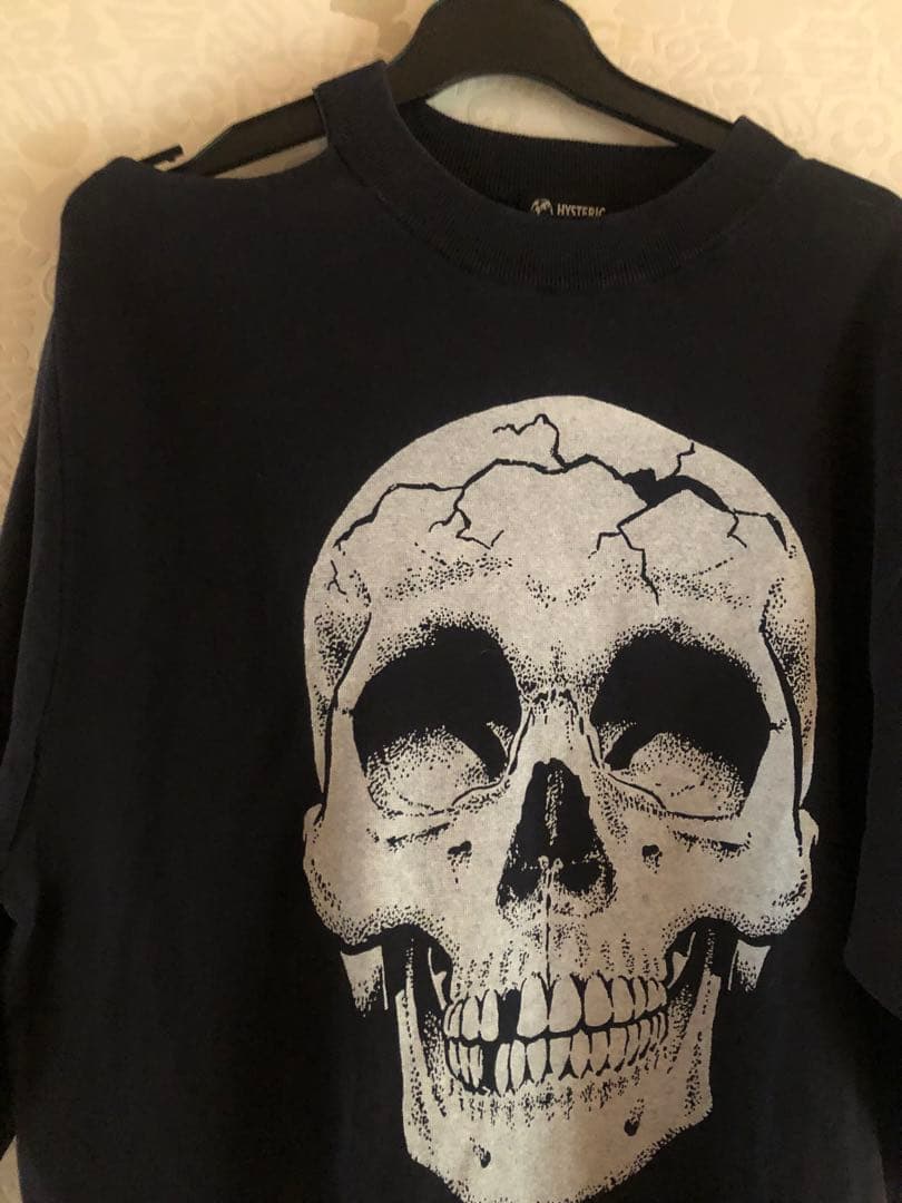 ヒステリックグラマースカルドクロ肩出しTシャツ