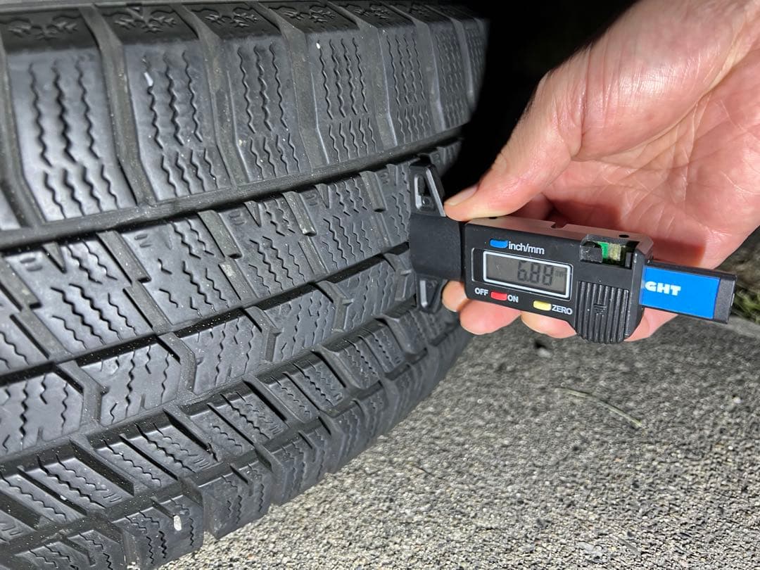 ②2021年製 グッドイヤー スタッドレス 195/65R15 ナビ8 4本