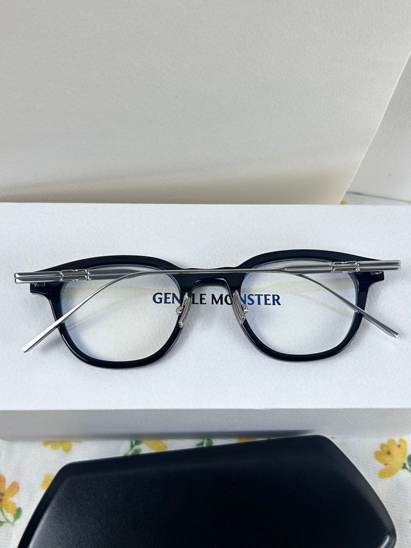 小物 GENTLE MONSTER Rob01