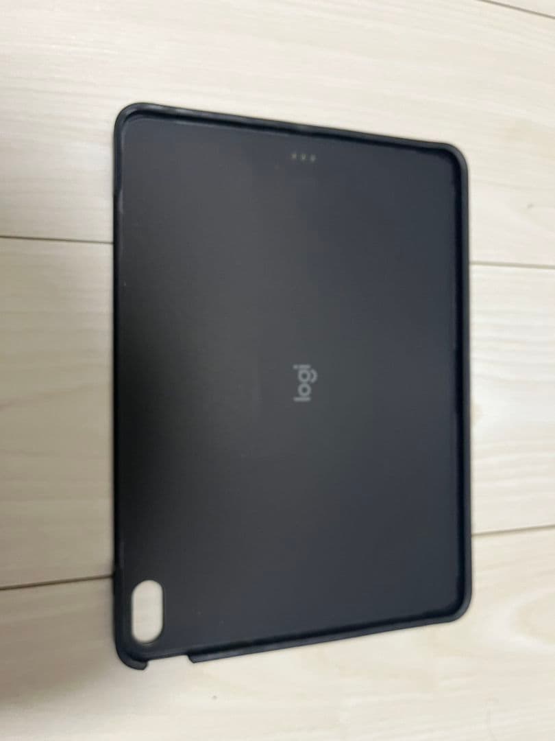 iPadアクセサリー Logitech Combo Touch iPad (M2/M3 Air)