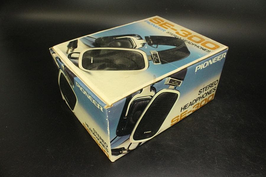 PIONEER SE-300 ヘッドホン 箱 オーディオ機器(ZE742)
