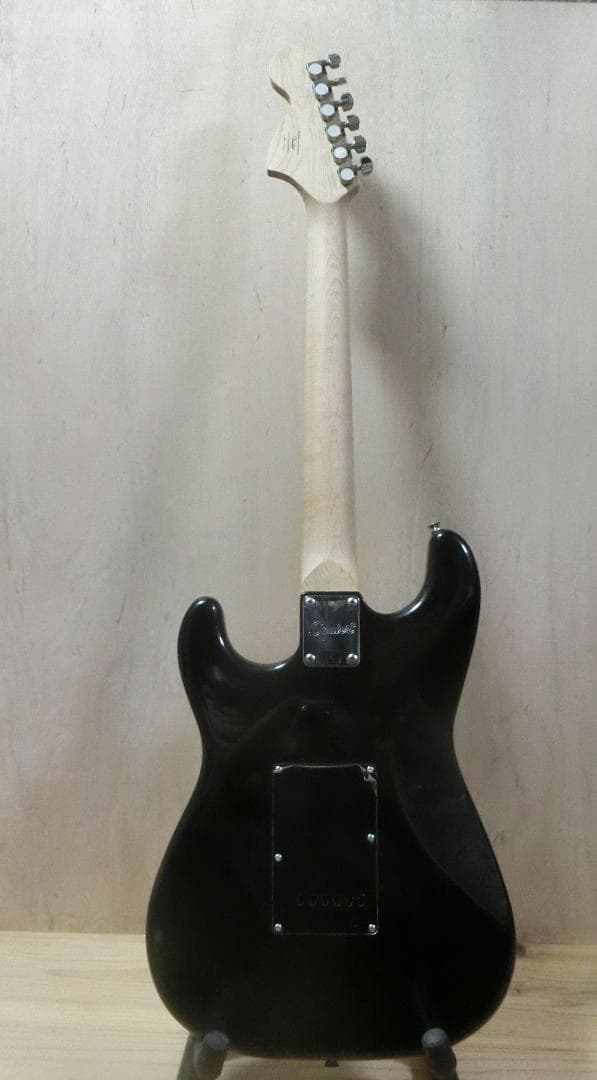【ほぼ新品】Squier fender Stratocaster ギター（セット