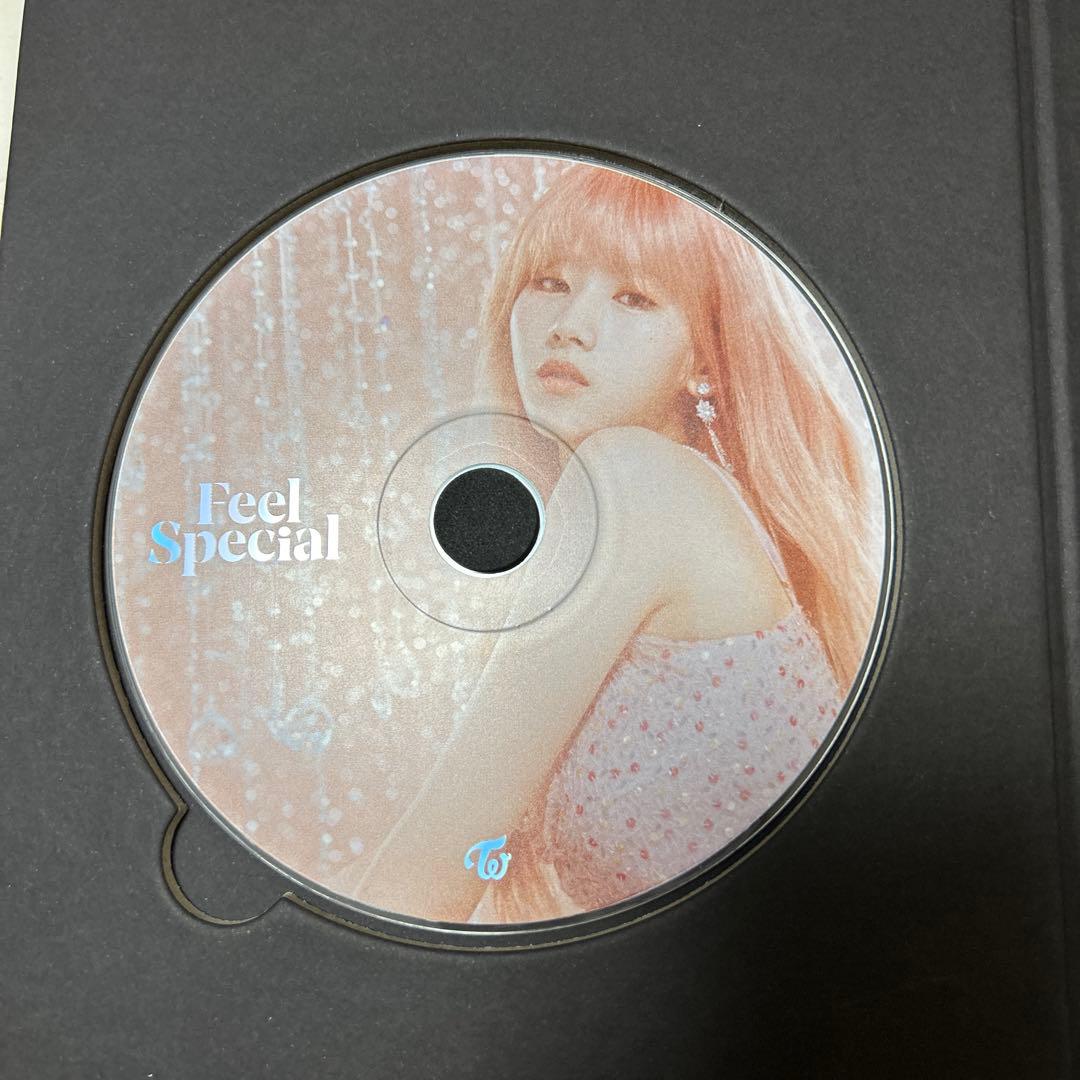 TWICE CD サナ
