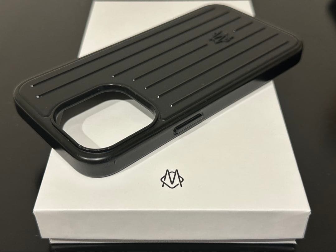 RIMOWA リモワ iPhone13pro ブラック iPhoneケース