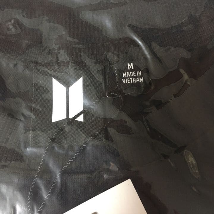 BTS MOS 公式グッズ　Tシャツ　VER.1 Mサイズ　新品未開封