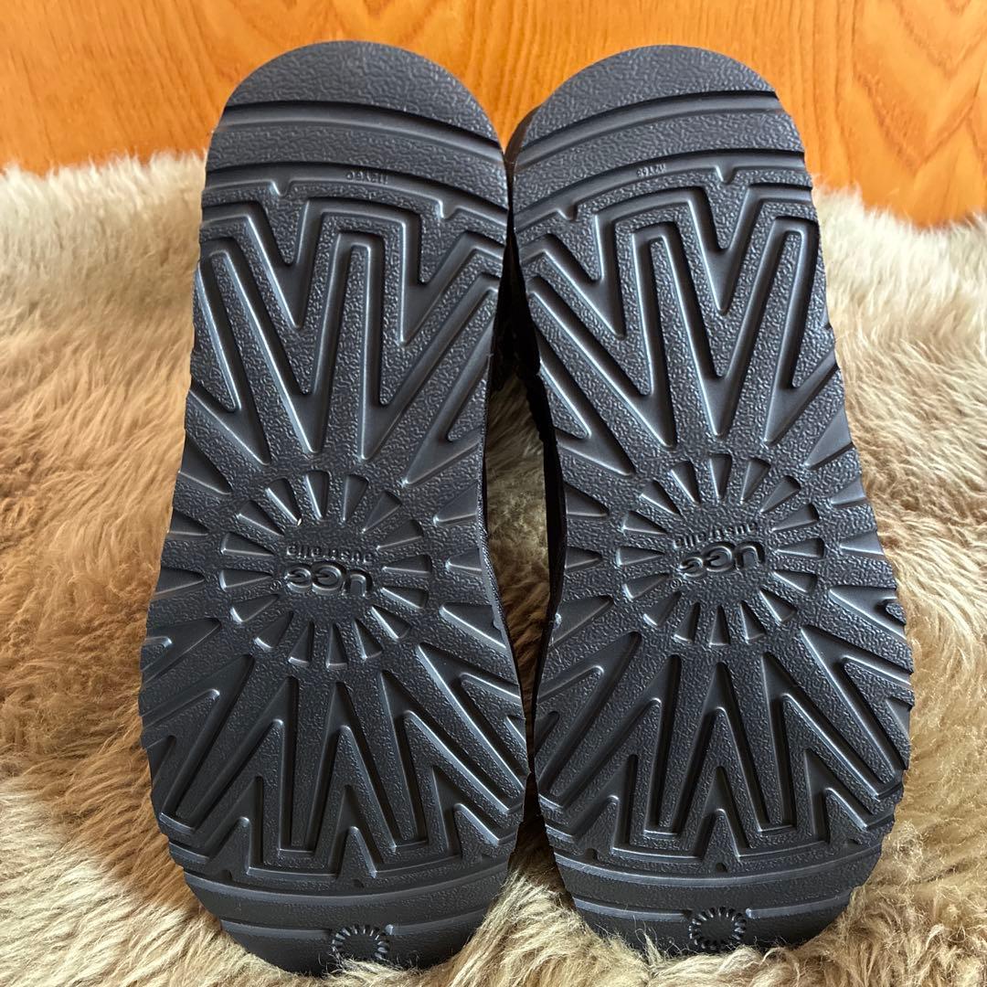 新品・未使用品 UGG CLASSIC TALL II ムートンブーツ 黒