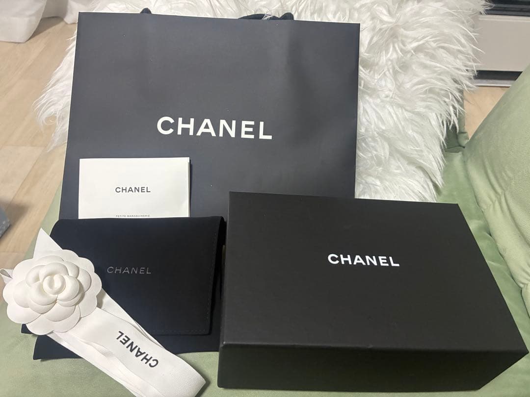CHANEL マトラッセ 19 三つ折財布