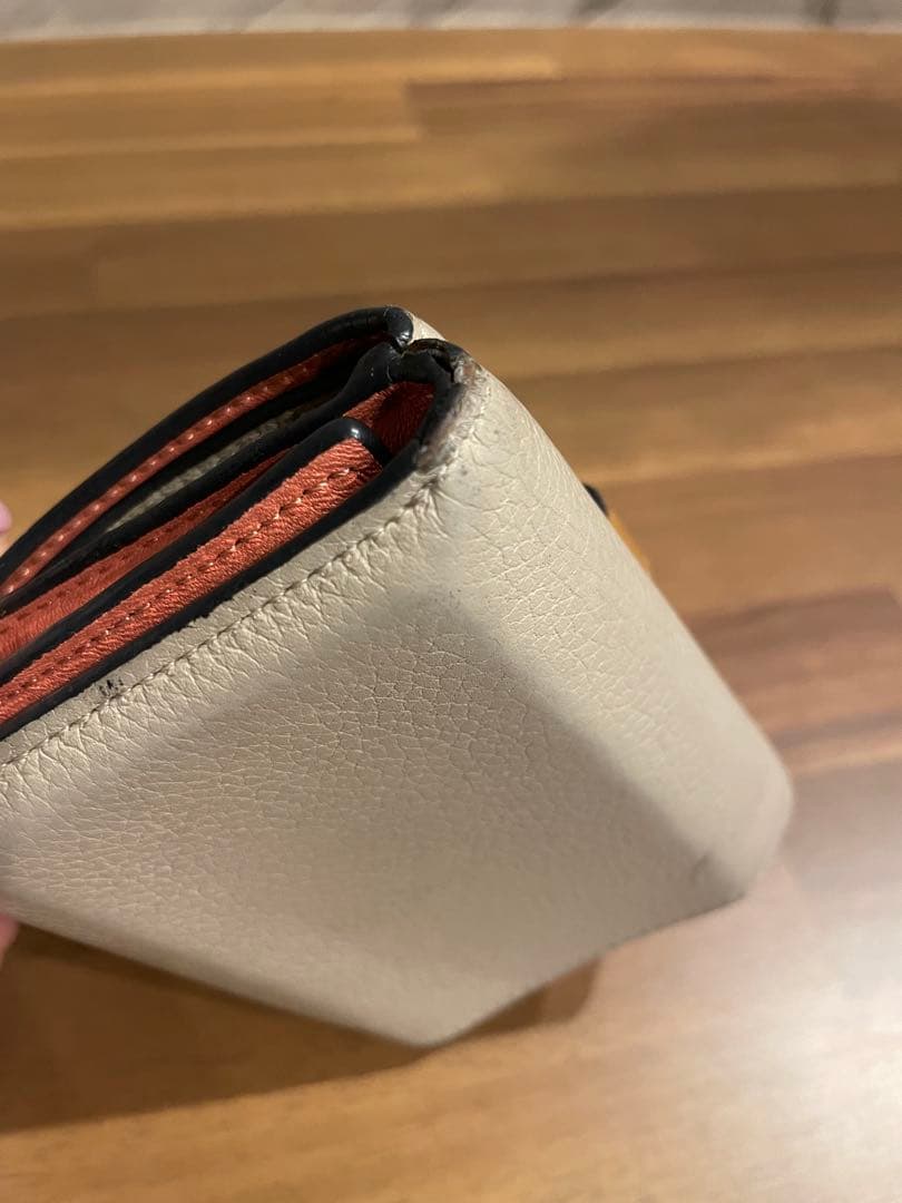 LOEWEレザー製 三つ折り財布 グレー コンパクト 【送料無料】