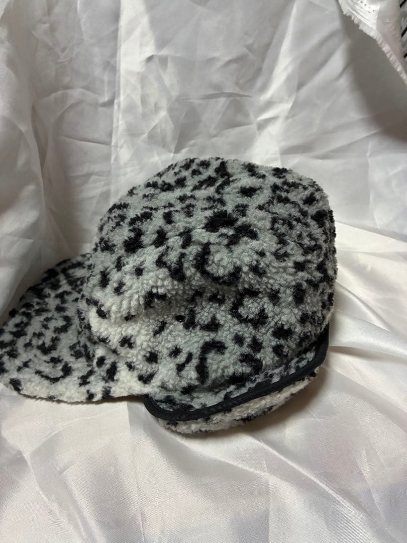 ち**様 supreme イヤーフラップ　キャップ