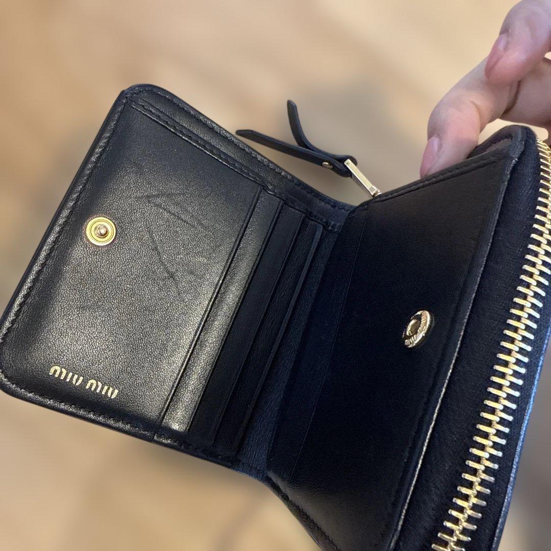美品　miu miu 二つ折り財布