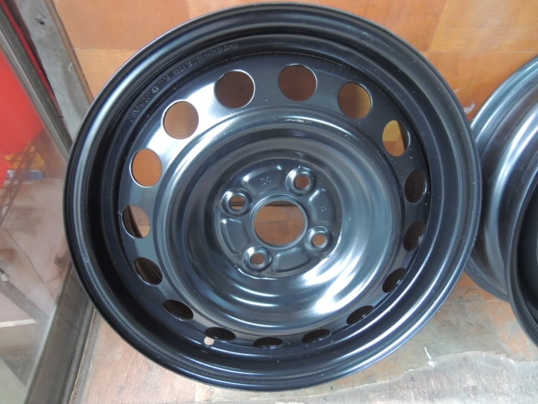 C105 15x5.5J 4穴 アクア純正 スチールホイール 15インチ 4本