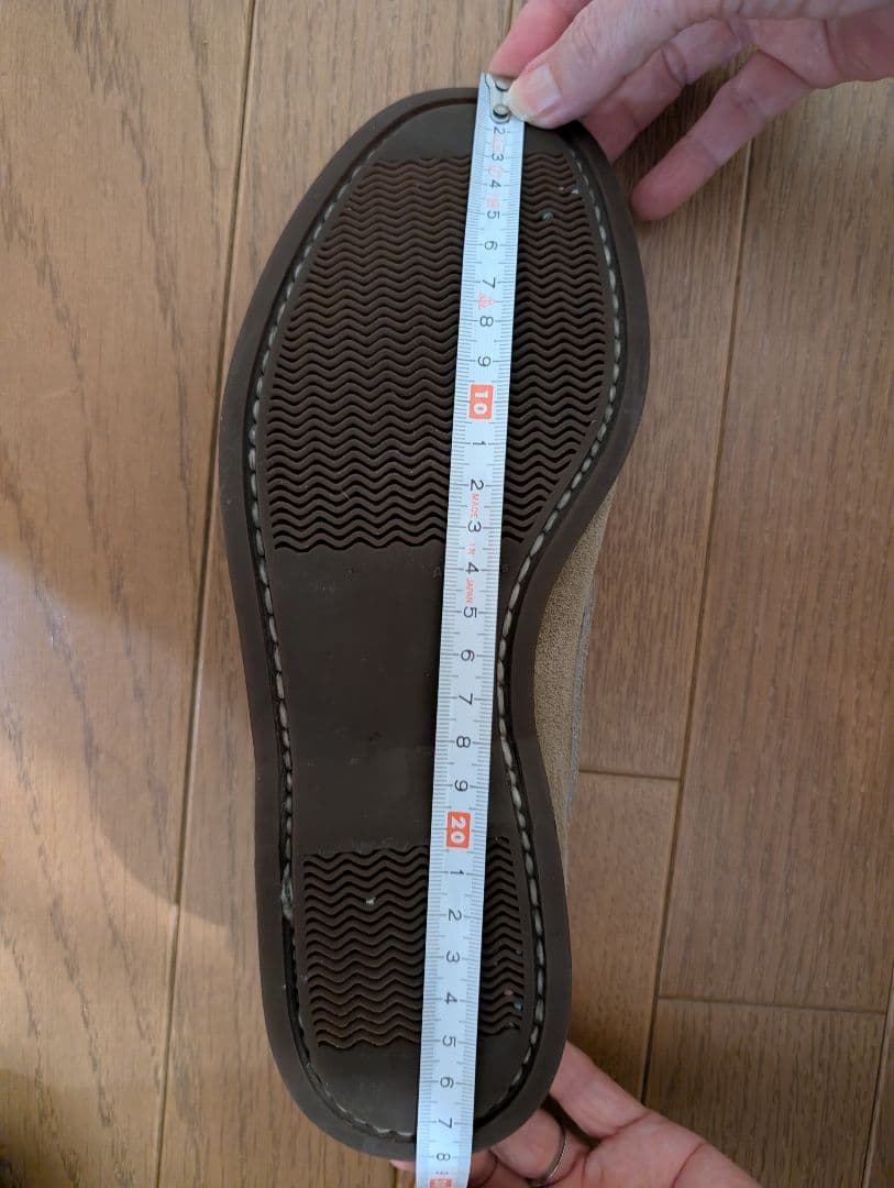 「ラッセルモカシン」ベージュ スエード US６