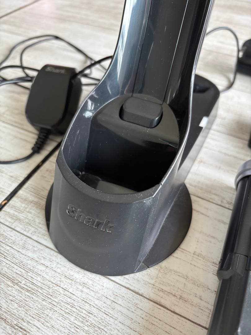 美品 SHARK ハンディクリーナー WV251J 掃除機 シャーク