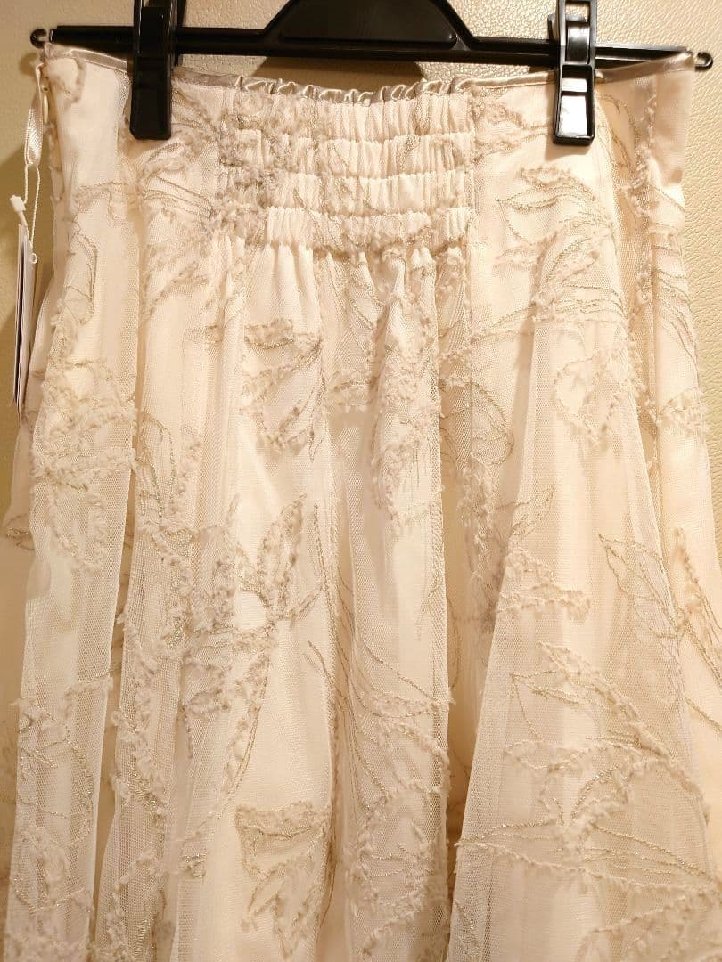 新品タグ付✨Apuwelse-riche ブークレフラワーマチフレアスカート S