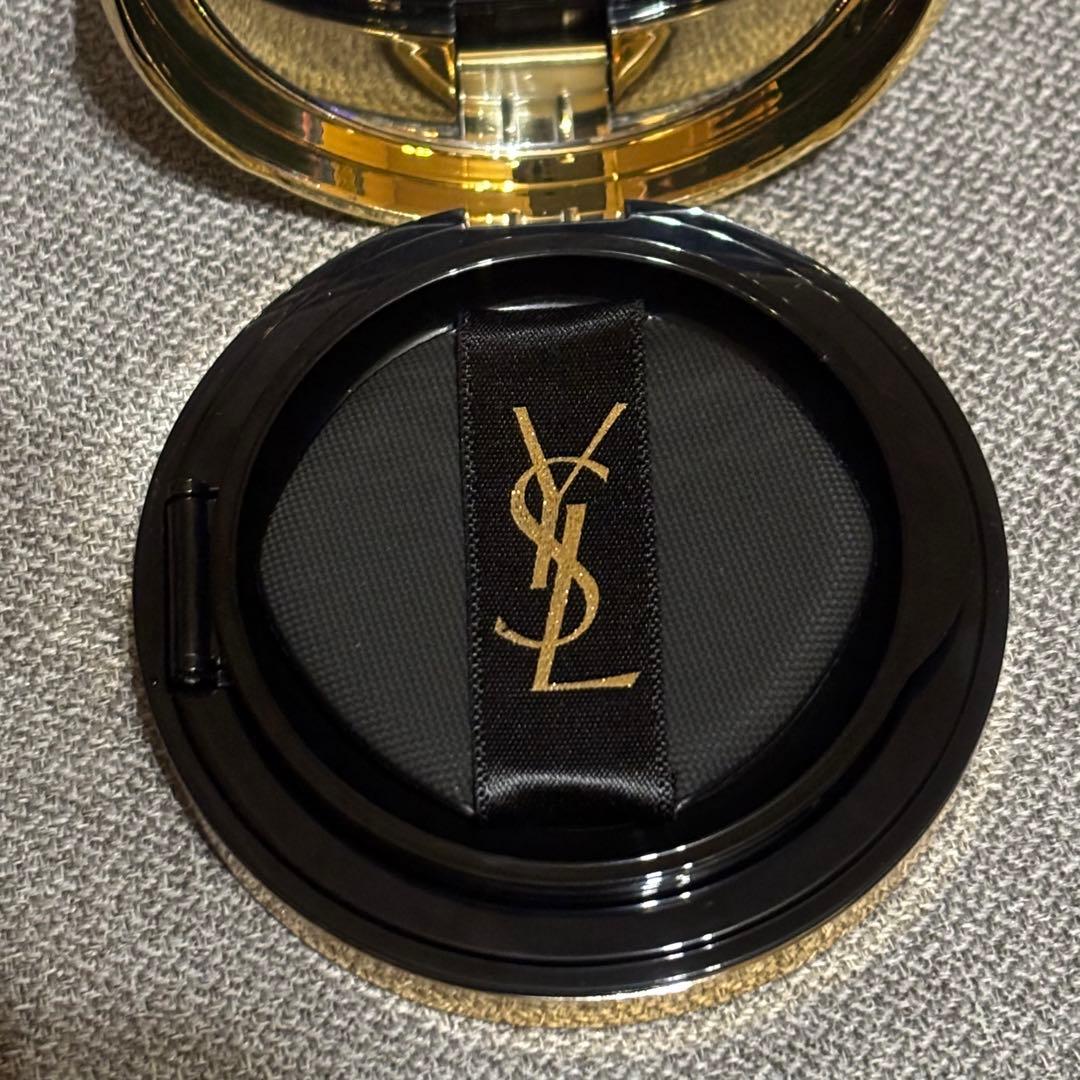 【新品未使用】YSL ラディアントタッチ グロウパクト B30