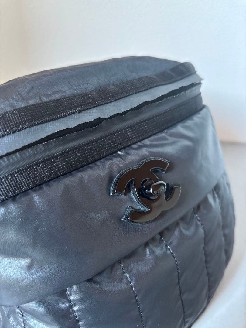 【超希少入手困難】CHANELナイロンボディバッグ　サコッシュ