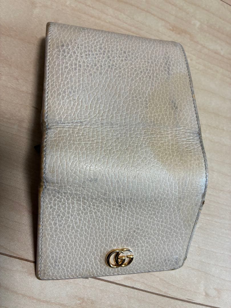 ホワイト　グリーン レザー 二つ折り財布　グッチ