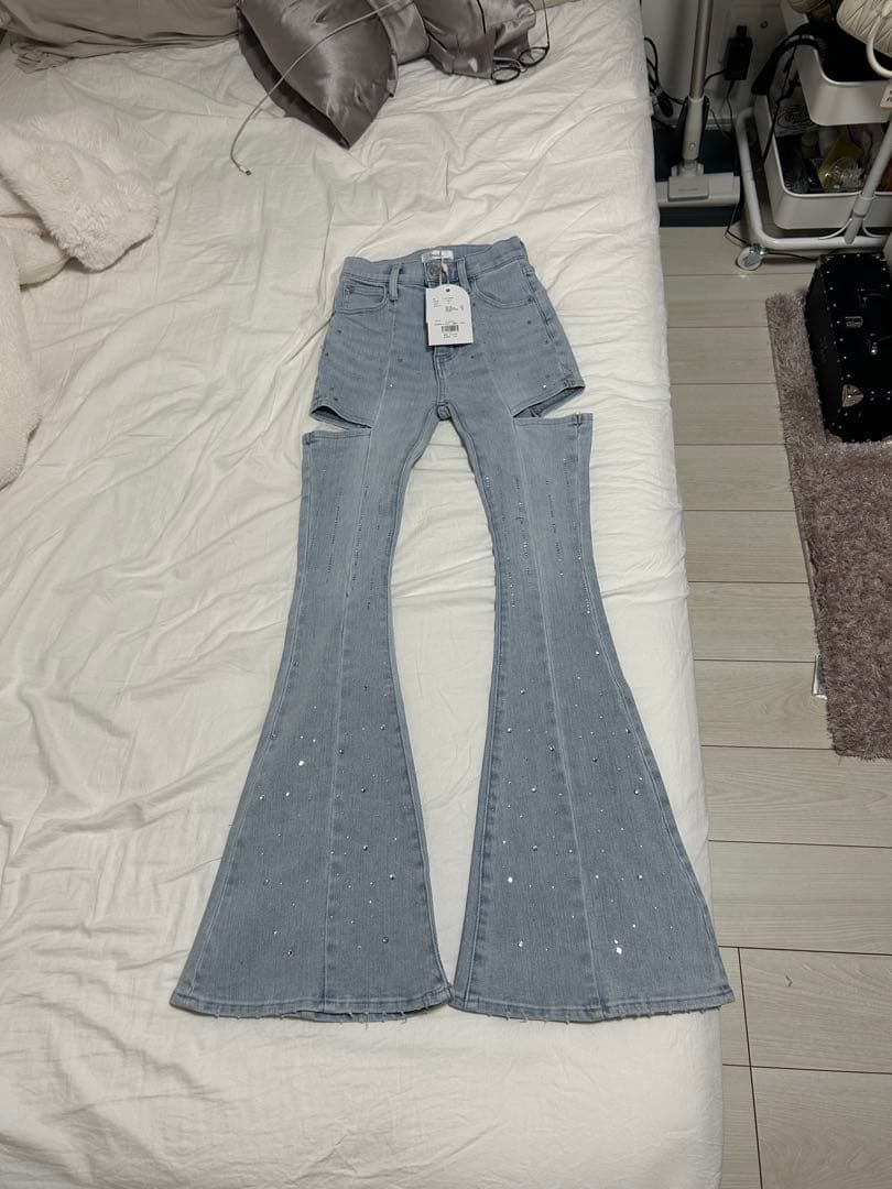 【新品未使用】Darich ドロップビジューフレアデニムパンツ