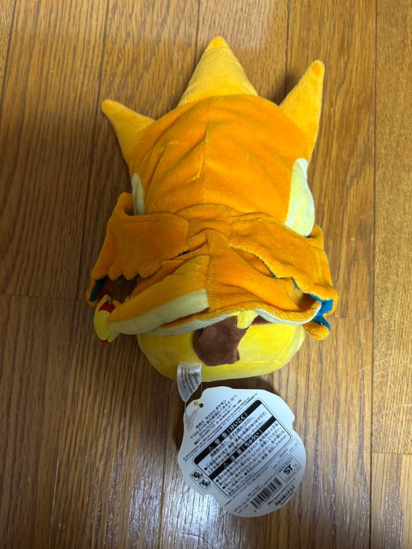 ポケモンセンターメガトウキョー　ピカチュウぬいぐるみ　メガリザードン