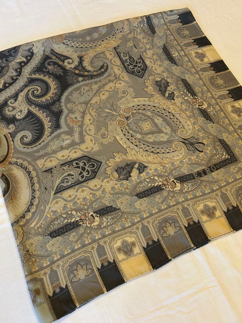 ETRO ペイズリー柄 グレー系 130cm角 大判