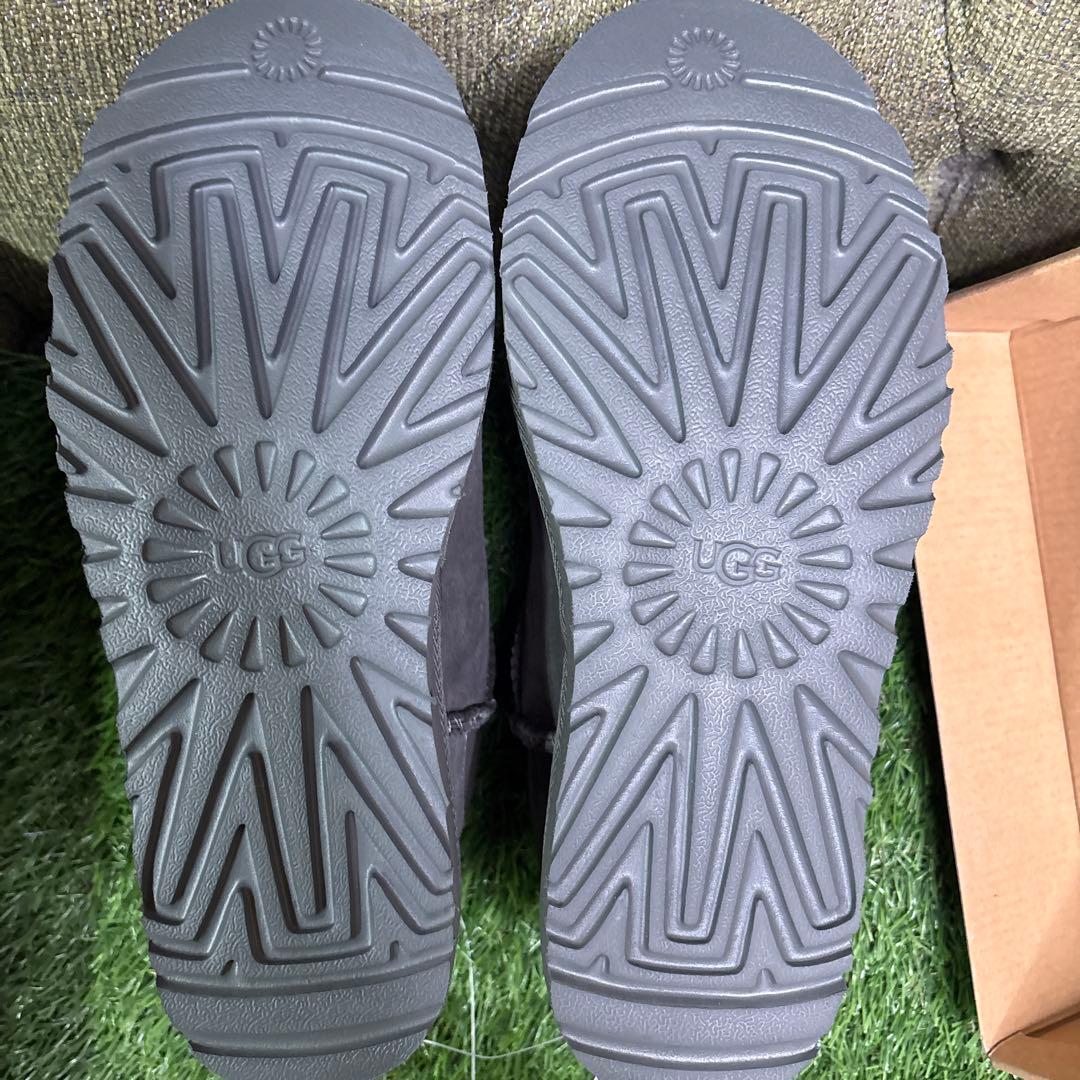 UGG ムートンブーツ　グレー　25センチ