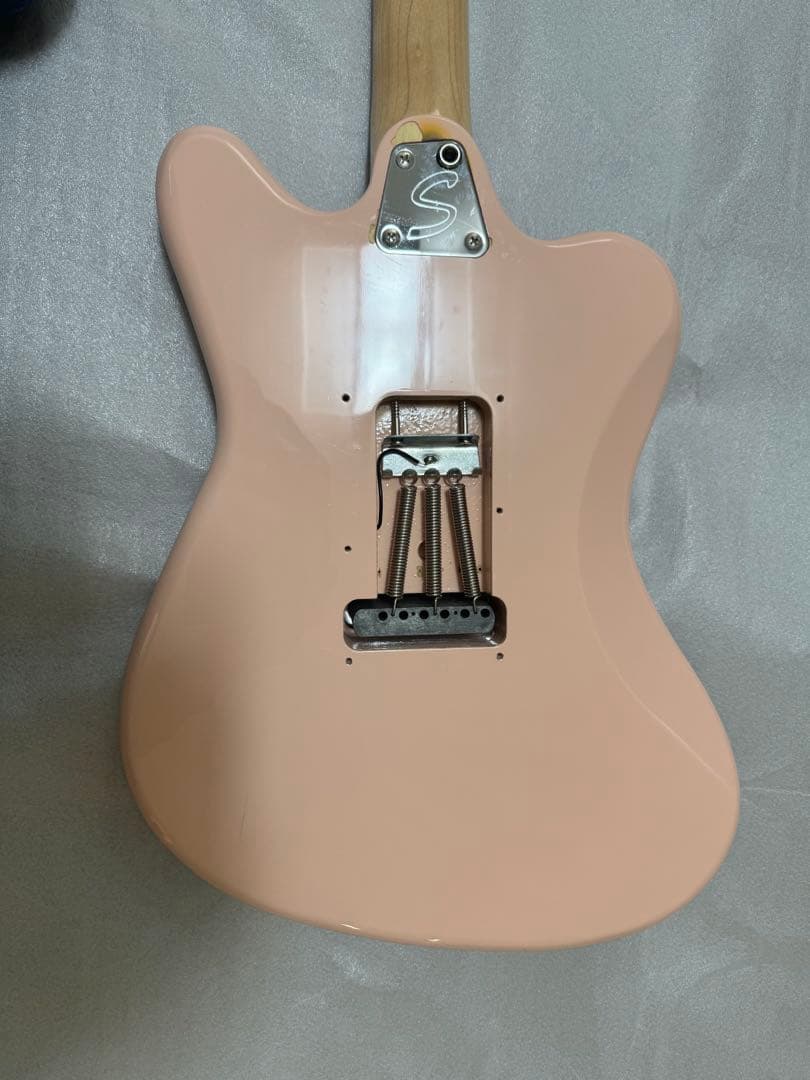 Squier by Fender Super-Sonic ピンク