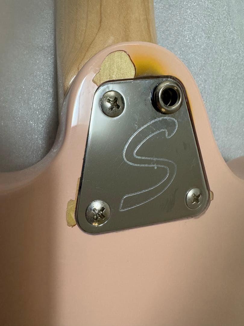 Squier by Fender Super-Sonic ピンク
