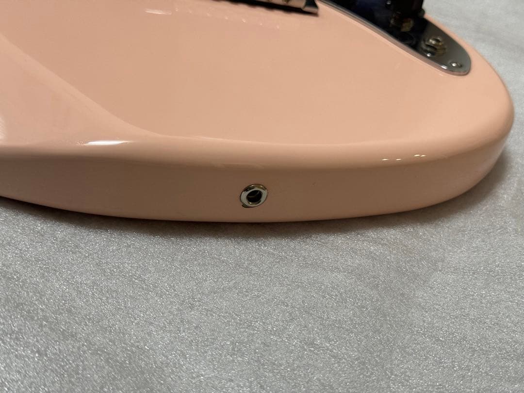 Squier by Fender Super-Sonic ピンク