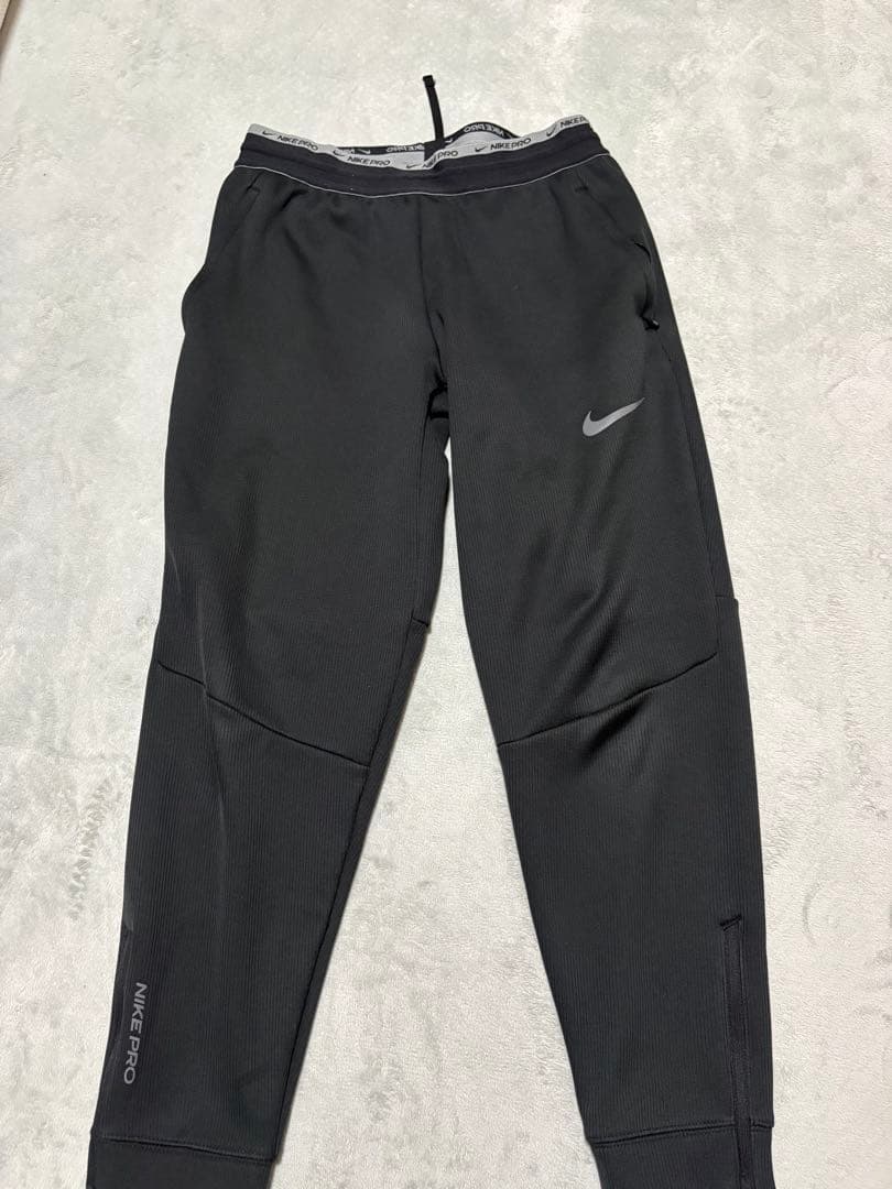Nike Pro フルジッパー セットアップ