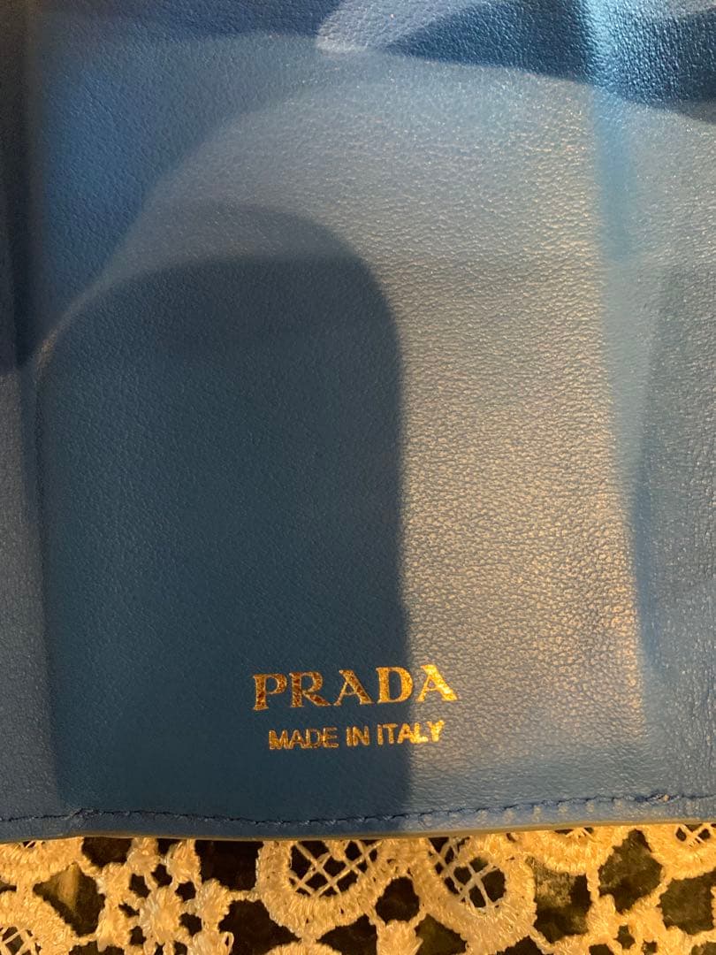 可愛い♡PRADA リボン付き三つ折り財布