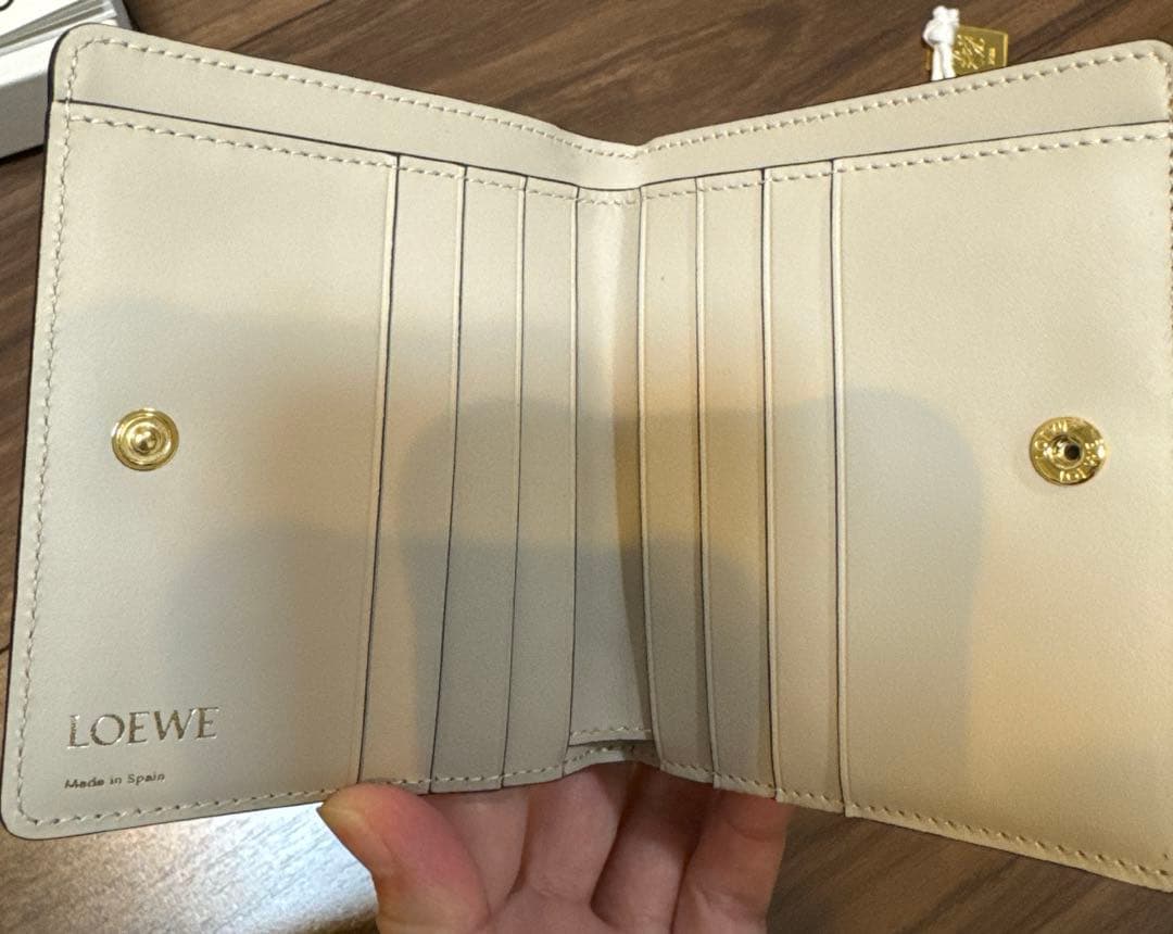 loewe 二つ折り財布
