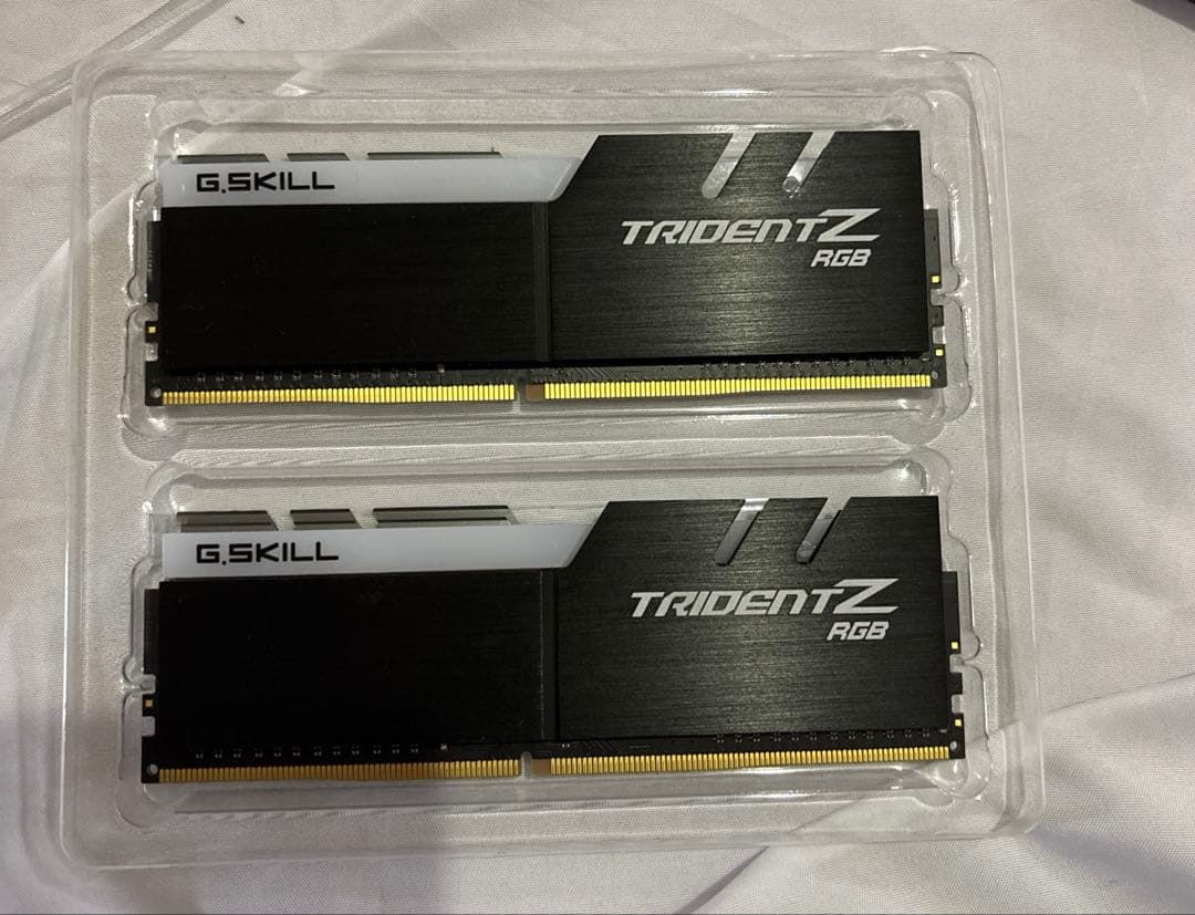 メモリー G.SKILL TRIDENT Z RGB DDR4 16GB (2x8GB)