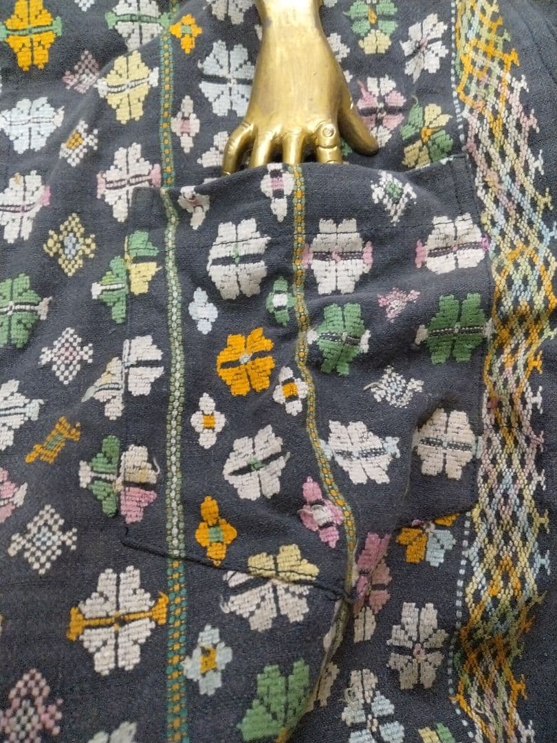 589　アジア　少数民族 　刺繡　長袖　シャツ　！