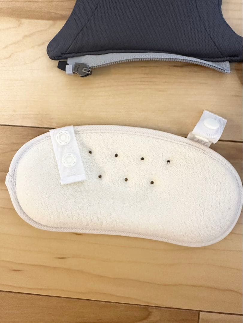 美品　アップリカ　ラクリス　抱っこ紐　ダークグレー