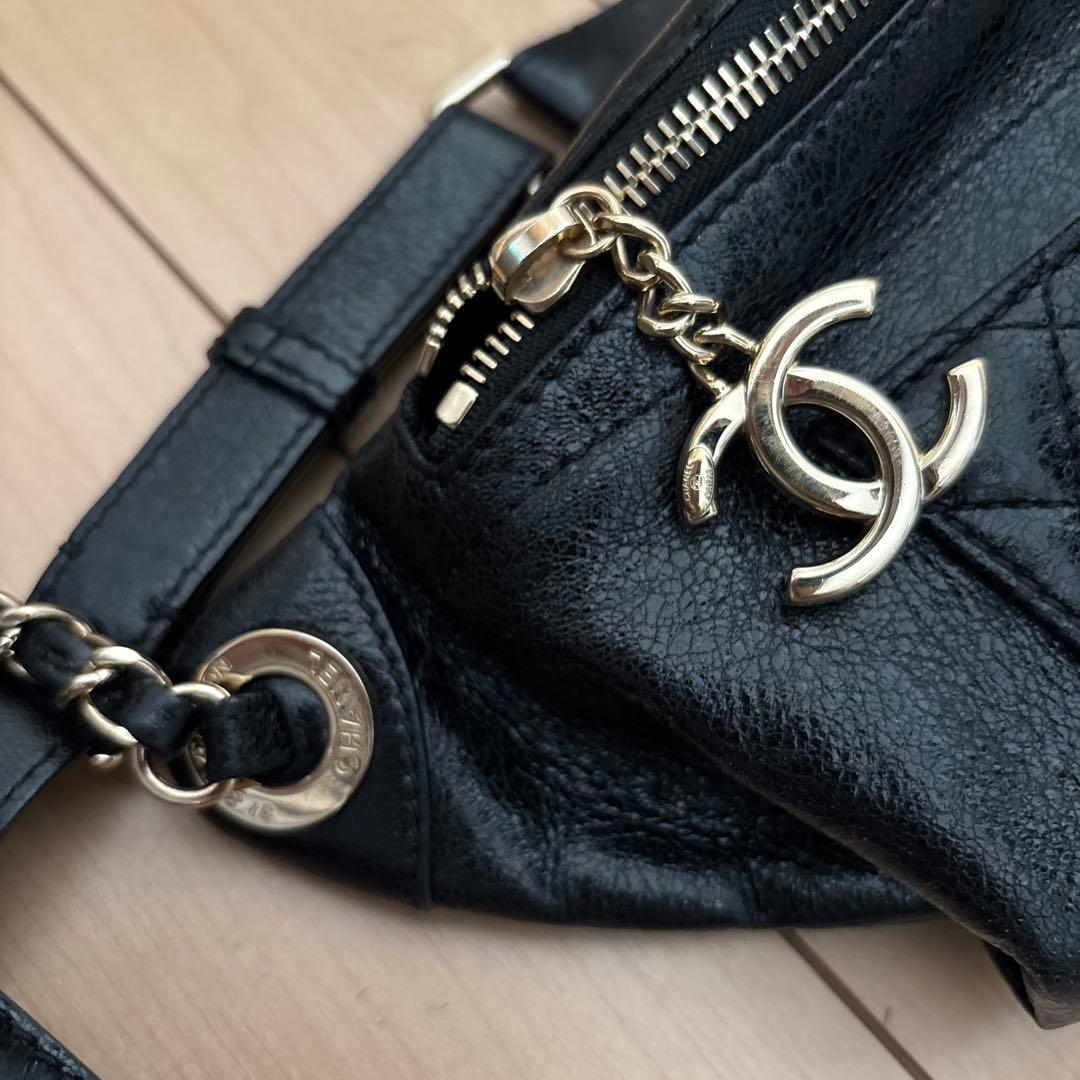 CHANEL ボディバッグ ウエストバッグ　美品　黒