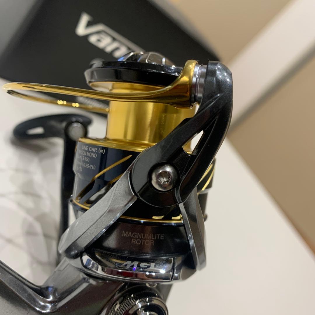 SHIMANO Vanquish C3000 スピニングリール