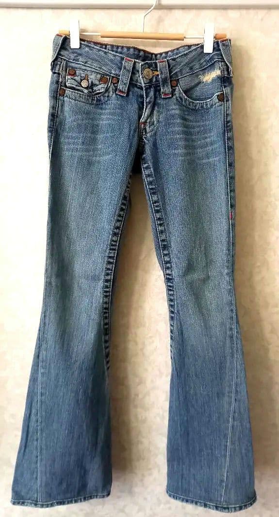 【TRUE RELIGION】ダメージデニムジーンズ　レディース