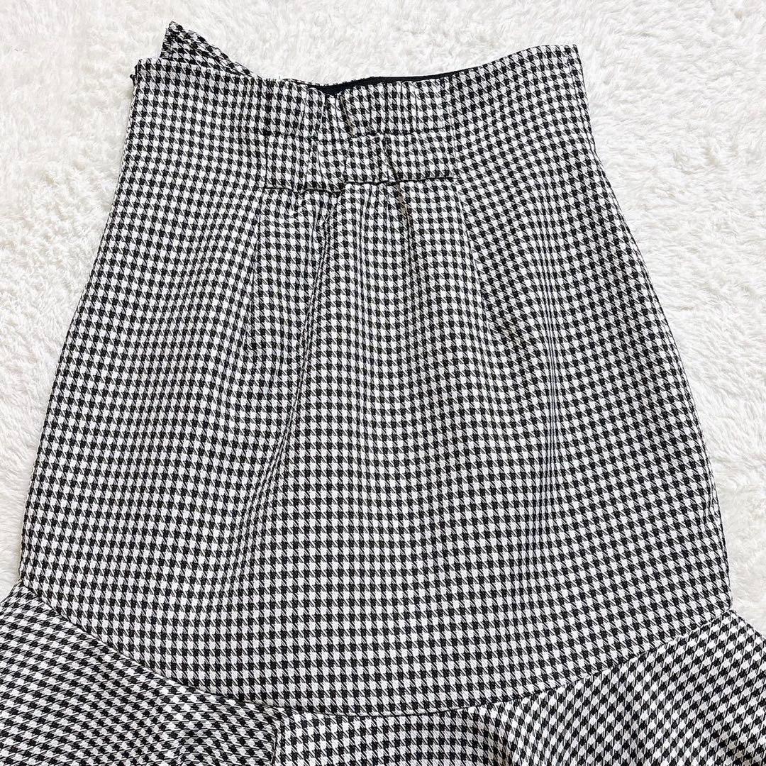 ［超美品］rienda リエンダ　千鳥フリルスリットスコートショートパンツ