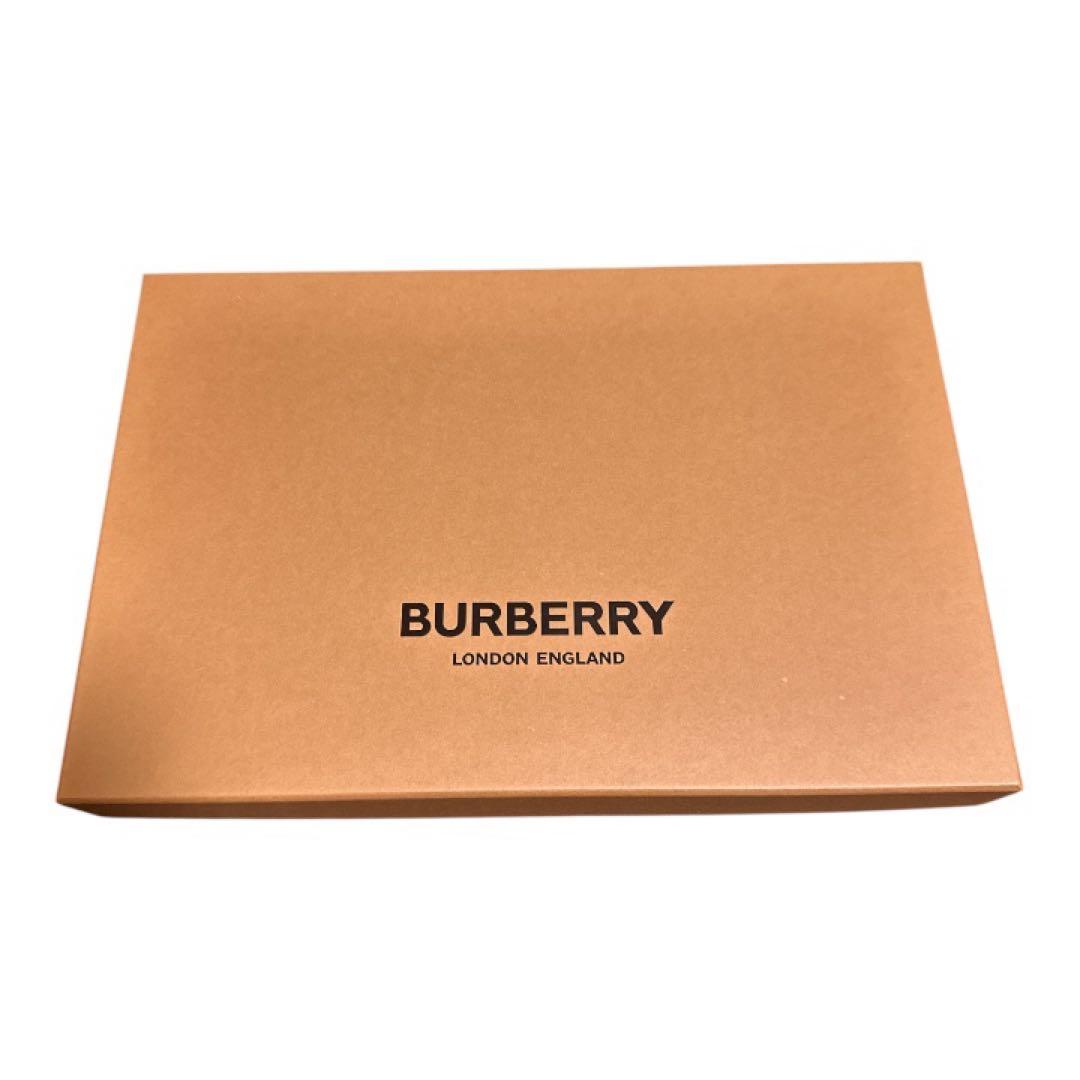 BURBERRY チェック柄マフラー ギフトボックス付き　未使用品