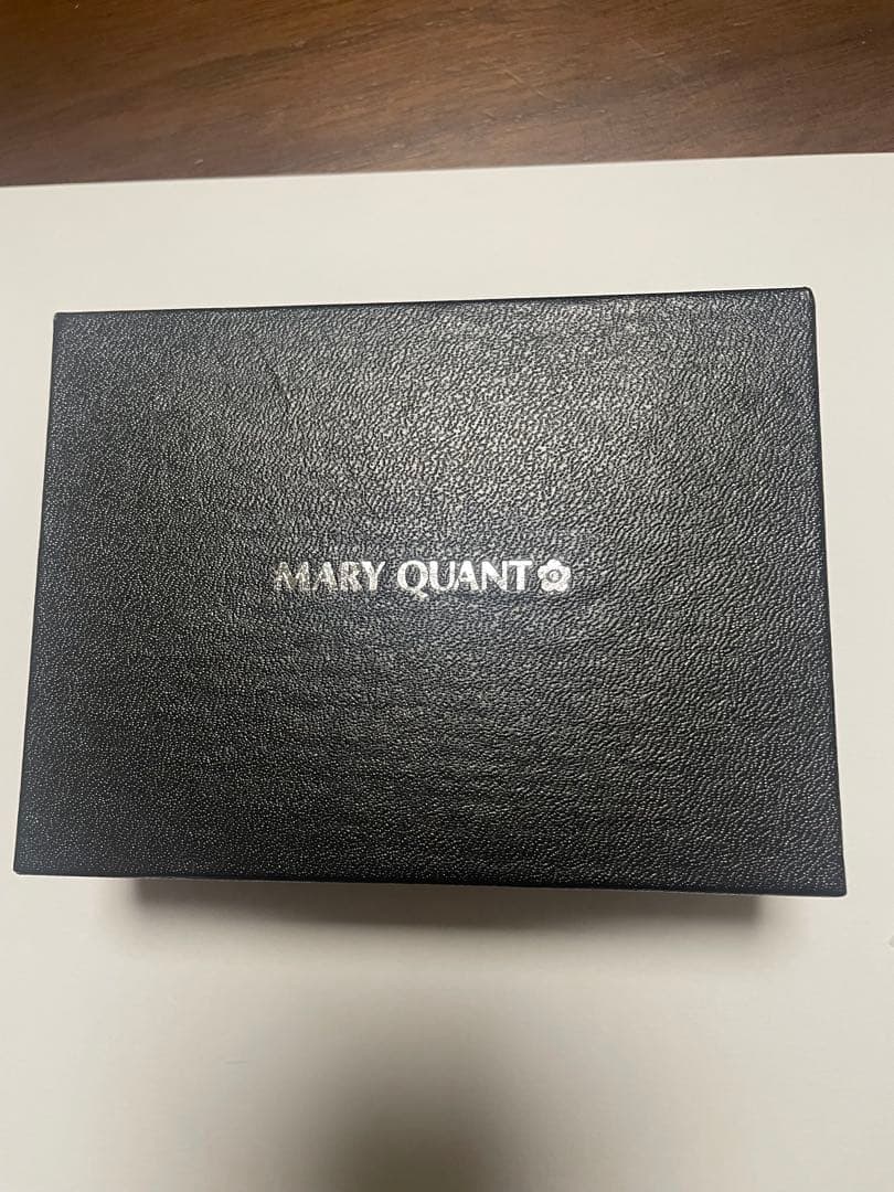 MARY QUANTビックディジーパッチミニウォレット 三つ折り