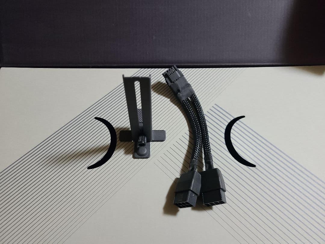 【美品】ZOTAC GeForceRTX5070 SOLID OC 12GB