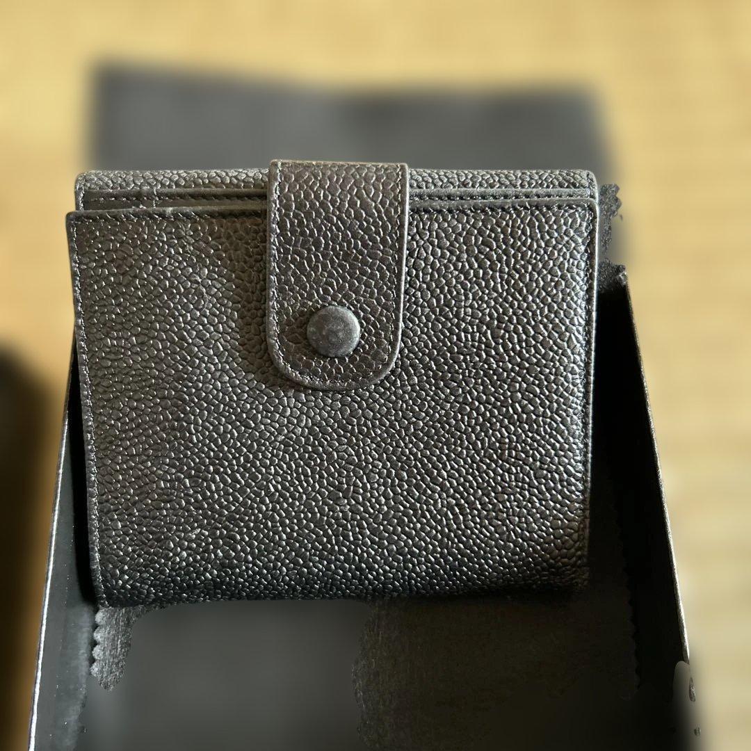 CHANEL黒二つ折り財布